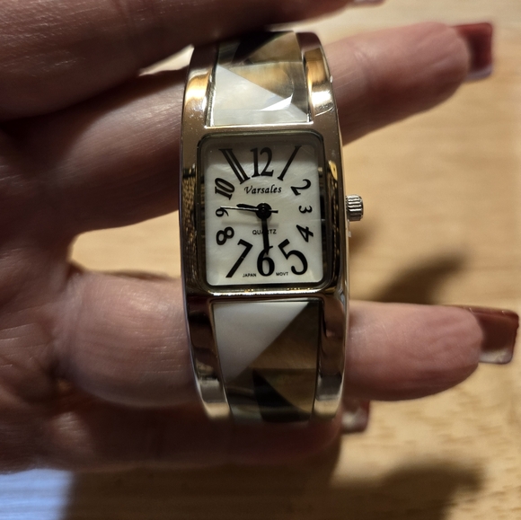 Beautiful women's bangle watch with abalone, onyx and mother of pearl - Picture 4 of 8